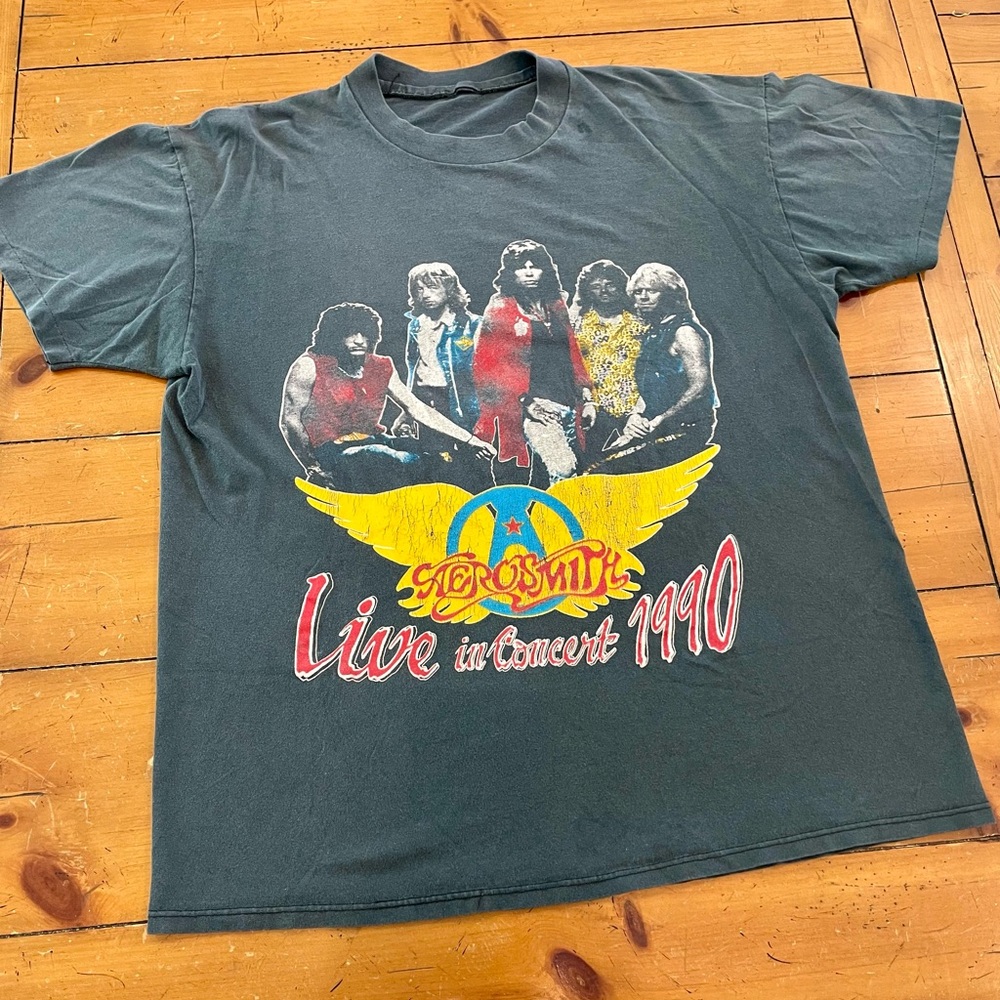 Vintage 1990
Aerosmith Skid Row
AeroForceOne, Single stitch 
t-shirt, Men’s M